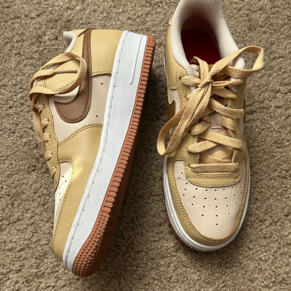 Nike Kids Tan and Cream Sneakers